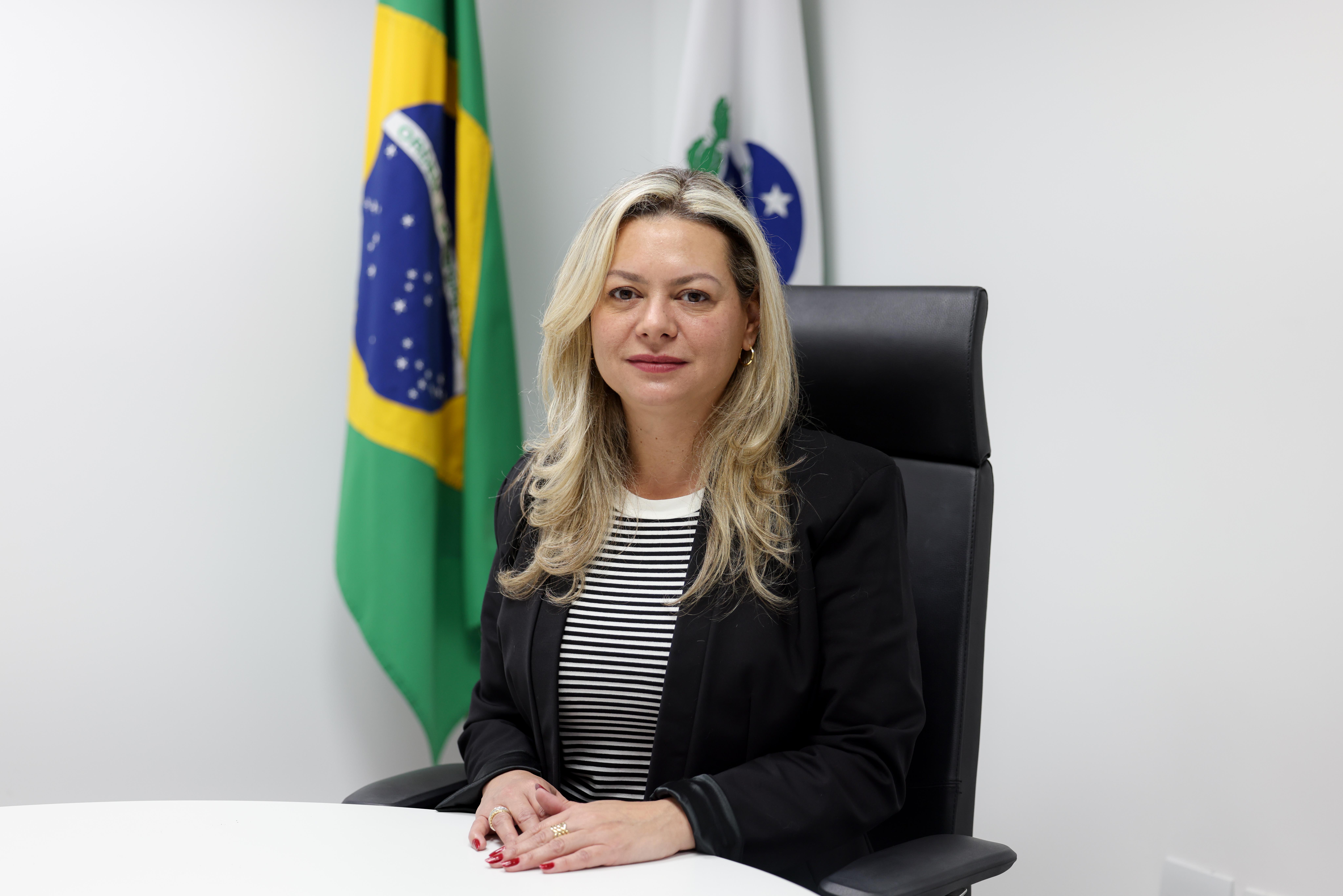 Dra. Louise Controladora