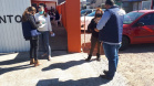 agentes do controle social e da ouvidoria da CGE entrevistam beneficiários do cartão comida boa.