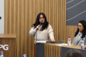 agentes das universidades assistem às palestras no encontro.