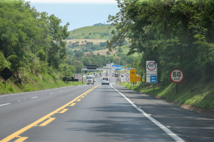 imagem de rodovia