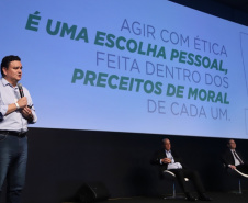 Controlador-geral do Estado Raul Siqueira no evento Governo 5.0 em Foz do Iguaçu