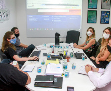 imagem da reunião entre membros da CGE PR e CGE SC