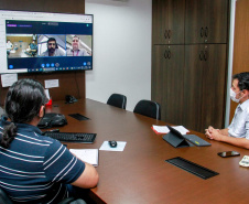 imagem da reunião entre membros da CGE PR e CGE SC