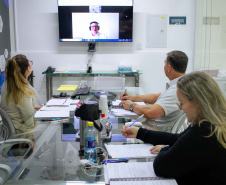 Servidores da CGE em reunião virtual com consultores