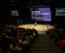 cenas do segundo dia do Congresso de Governança Pública da CGE PR