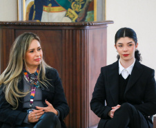 Representantes de turma do Colégio Estadual do Paraná se reúnem com CGE