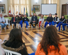 Representantes de turma do Colégio Estadual do Paraná se reúnem com CGE