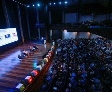 Imagens do auditórios e palestrantes do 2 Congresso de Governança Pública da CGE, no Canal da Música.