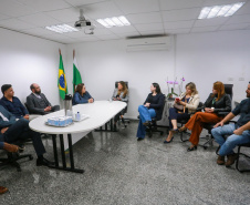 Equipe da prefeitura de Pinhais visita coordenações da CGE