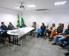 Equipe da prefeitura de Pinhais visita coordenações da CGE