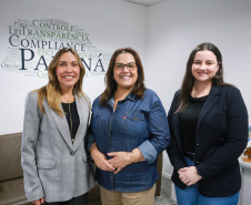 Equipe da prefeitura de Pinhais visita coordenações da CGE