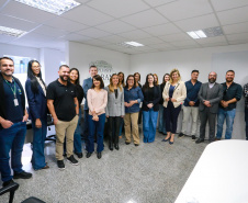 Equipe da prefeitura de Pinhais visita coordenações da CGE