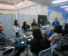 Equipe da prefeitura de Pinhais visita coordenações da CGE
