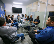 Equipe da prefeitura de Pinhais visita coordenações da CGE