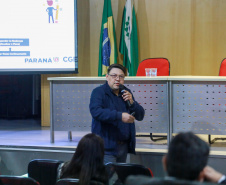 Autoridades falam para plateia sobre a lei de licitações e atividades de controle.