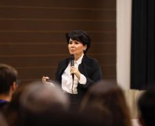 reunião de servidores da CGE para paletra de aniversário