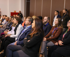 reunião de servidores da CGE para paletra de aniversário