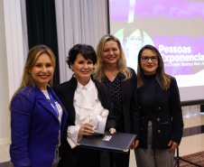 reunião de servidores da CGE para paletra de aniversário