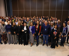 reunião de servidores da CGE para paletra de aniversário