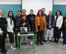 agentes das universidades assistem às palestras no encontro.