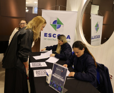 servidores da CGE assistem palestra 