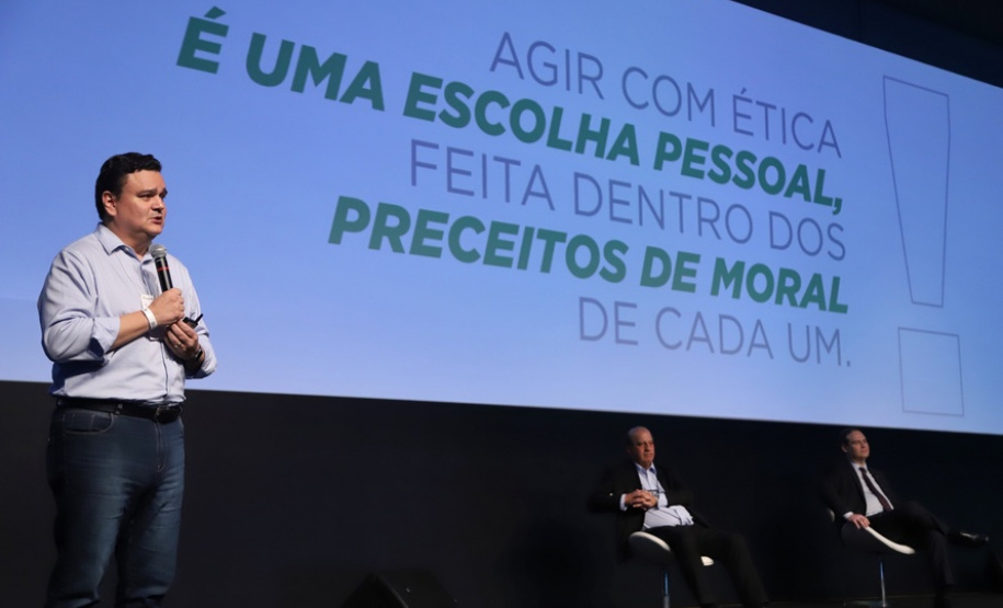 Controlador-geral do Estado Raul Siqueira no evento Governo 5.0 em Foz do Iguaçu