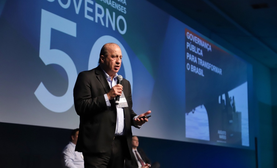 Controlador-geral do Estado Raul Siqueira no evento Governo 5.0 em Foz do Iguaçu