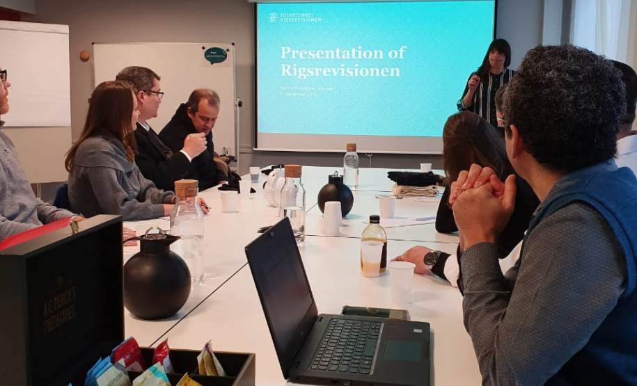 A conselheira Nana Schnipper nos mostrou a Auditoria Nacional (Regrevisionen)