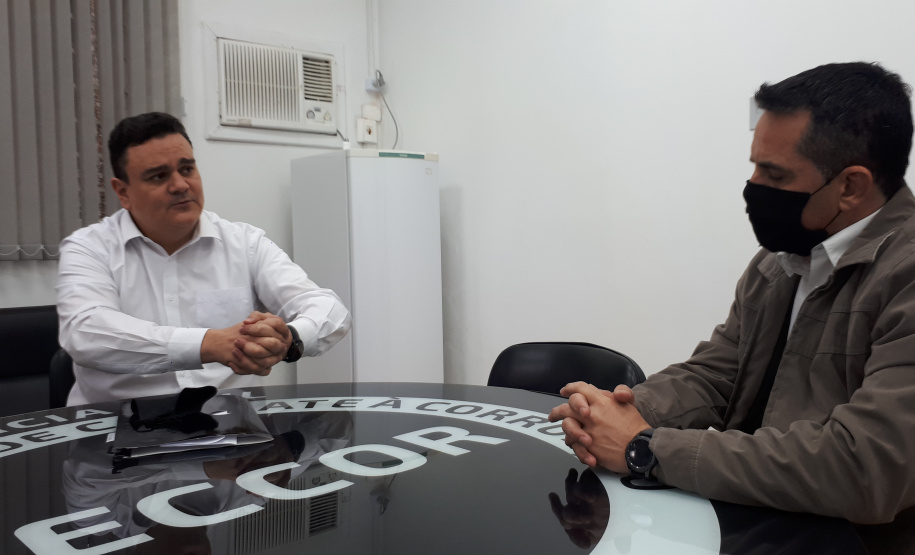 reunião na Divisão Estadual de Combate à Corrupção