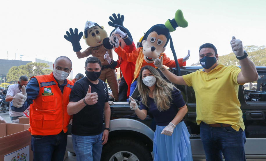 Raul Siqueira e a primeira-dama Luciana Massa no Paraná Piá