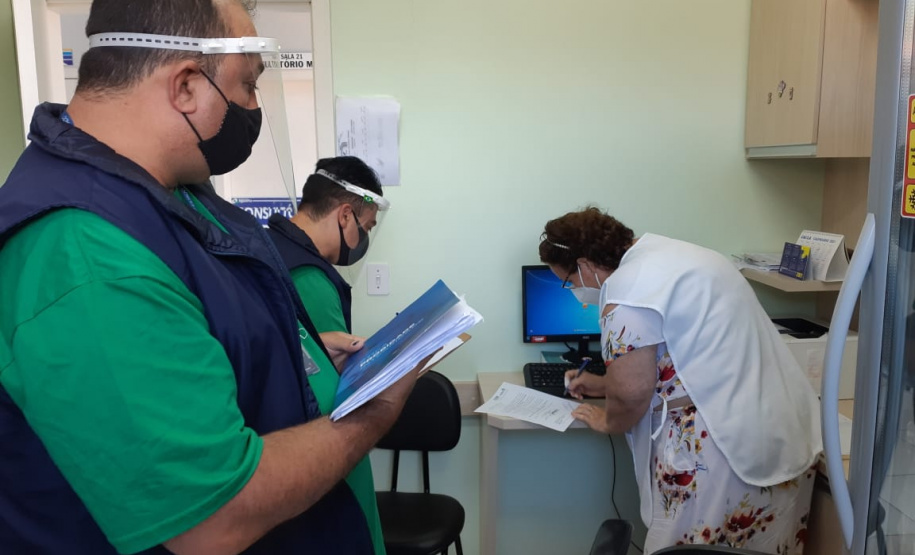 Equipe da CGE confere