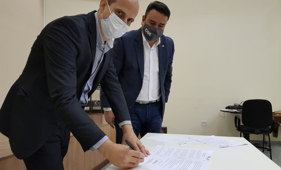 assinatura da resolução que institui Estatuto de Auditoria Interna