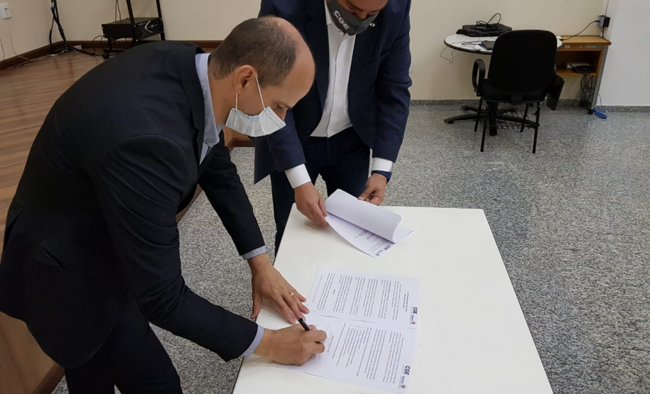 assinatura da resolução que institui Estatuto de Auditoria Interna