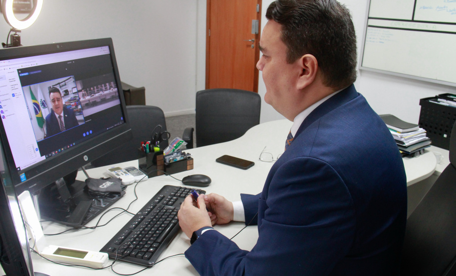 instrutoes e servidores fazem o curso sobre e-prevenção