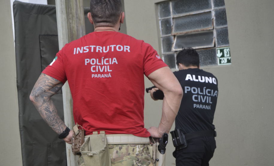 cena de treinamento de escrivães