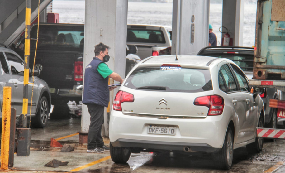 equipe da CGE acompanha serviço da travessia da Baía de Guaratuba