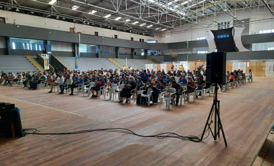 apresentação para 200 acadêmicos que trabalharão no Verão Paraná.