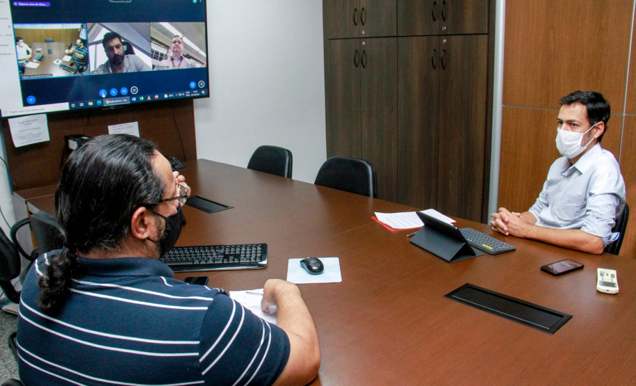 imagem da reunião entre membros da CGE PR e CGE SC