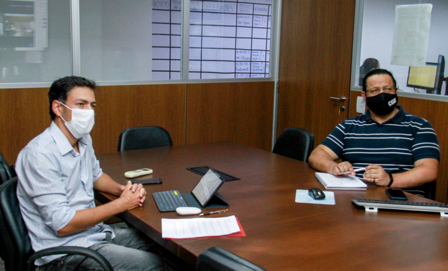 imagem da reunião entre membros da CGE PR e CGE SC