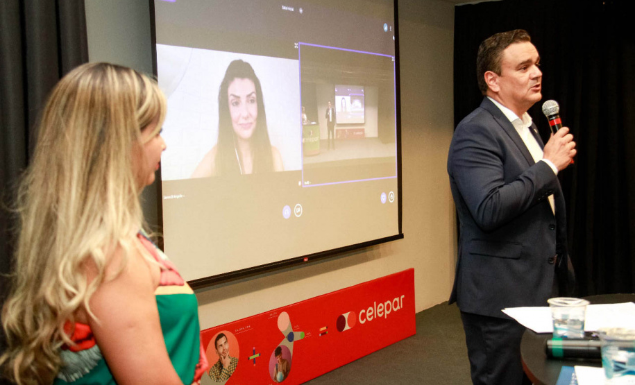 Servidores da CGE em treinamento virtual ou presencial