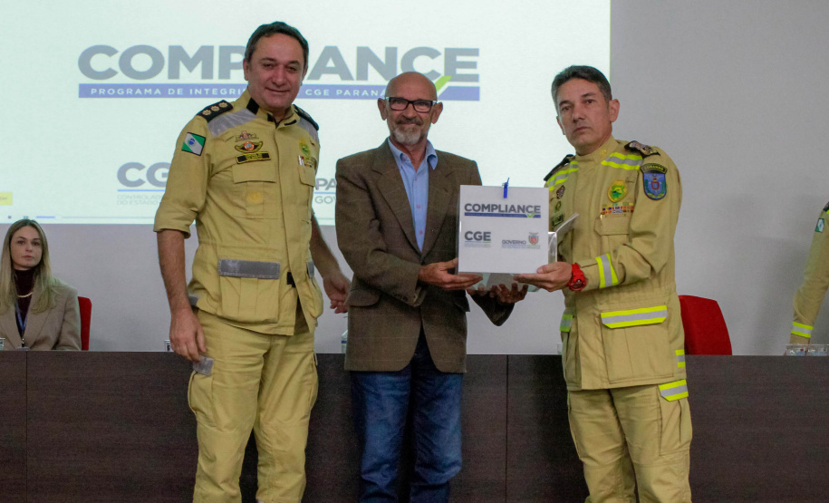 entrega de urnas físicas em órgãos do estado