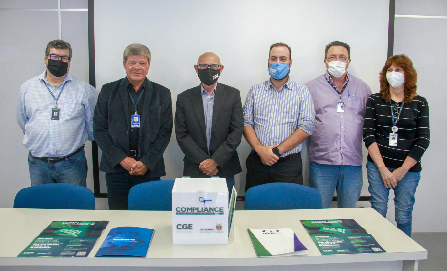 entrega de urnas físicas em órgãos do estado