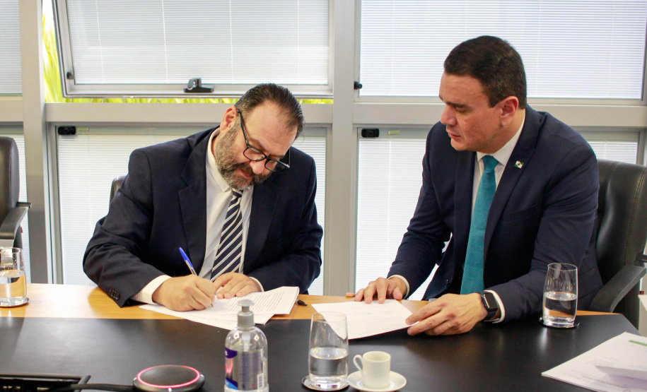 assinatura de controla paraná MP e TCE