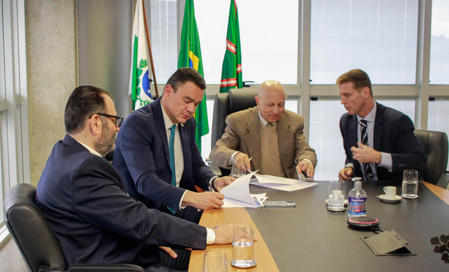 assinatura de controla paraná MP e TCE