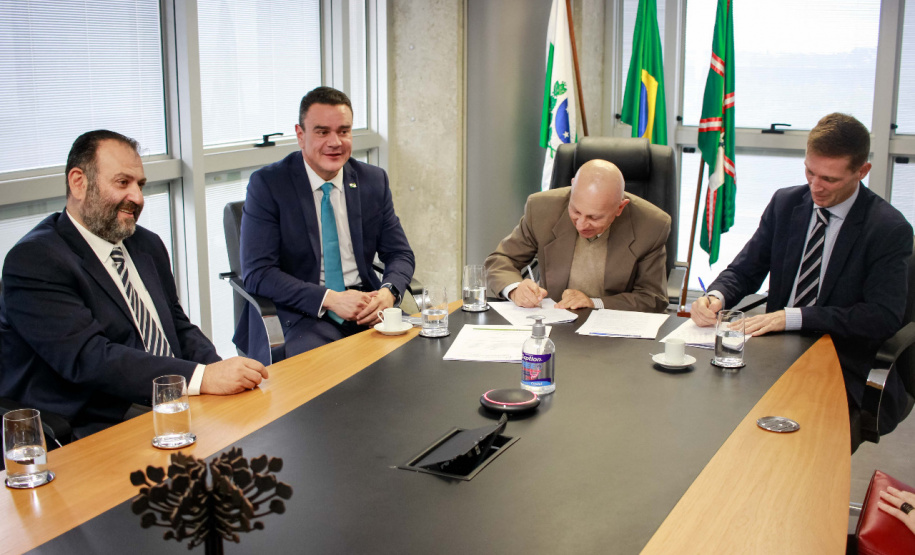 assinatura de controla paraná MP e TCE