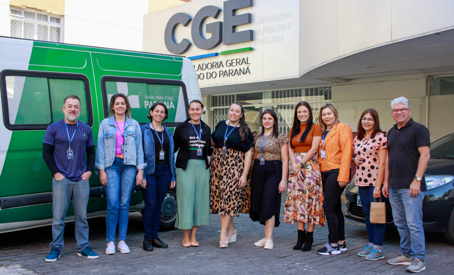 equipe da CGE doa sangue no Hemepar