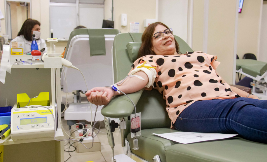 equipe da CGE doa sangue no Hemepar