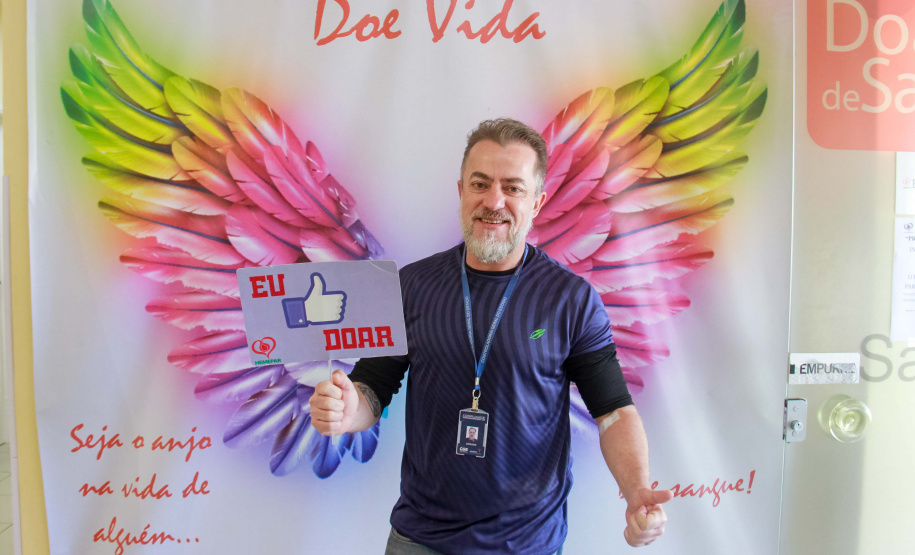 equipe da CGE doa sangue no Hemepar