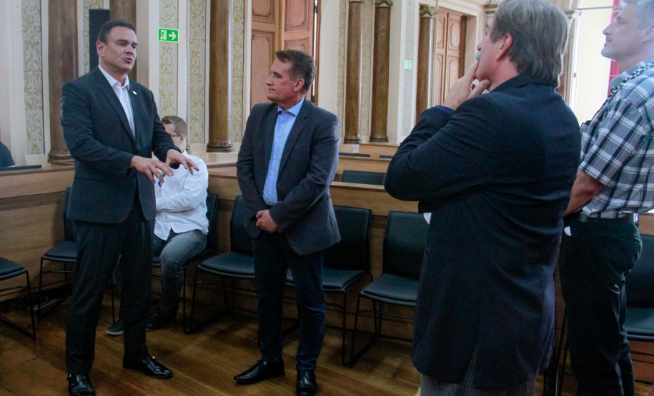 Raul Siqueira fala na Camara Municipal de Curitiba