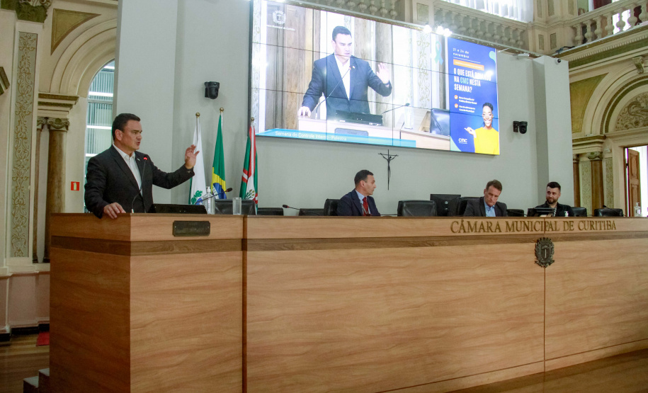 Raul Siqueira fala na Camara Municipal de Curitiba